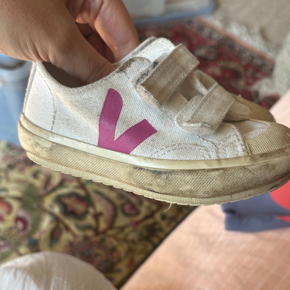 Veja Kids' White and Pink Sneakers size 8 24 eu